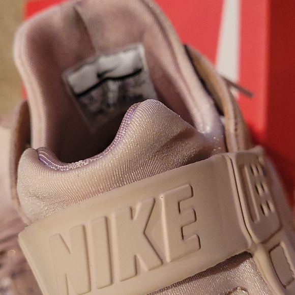 Nike Huarache - Picture 4 of 7